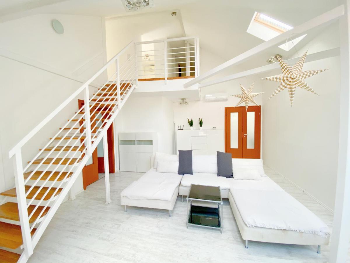Loft With Rooftop And Free Parking In Garage Budapest Exterior photo